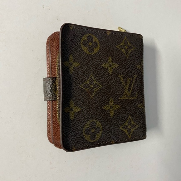 100% Authentic Louis Vuitton Bifold Compact Monogram Wallet - Picture 13 of 14